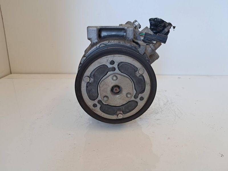 Compresor A/A Ford Transit Pritsche Ref: GK21-19D629-BE de 2017 Compresor A/A Ford Transit Pritsche Ref: GK21-19D629-BE de 2017