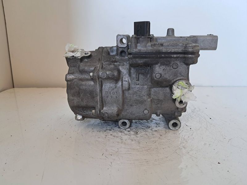 Compresor A/A Toyota Auris Ref: 042200-1330 de 2014 Compresor A/A Toyota Auris Ref: 042200-1330 de 2014