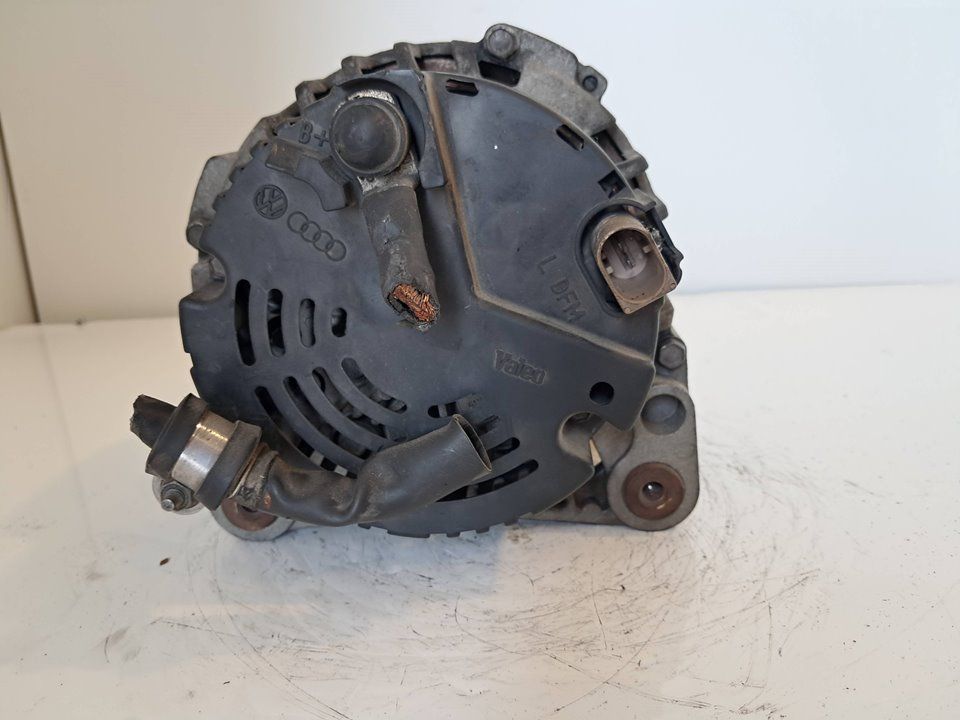 Alternador Audi A3 Ref: 038903023S de 2002