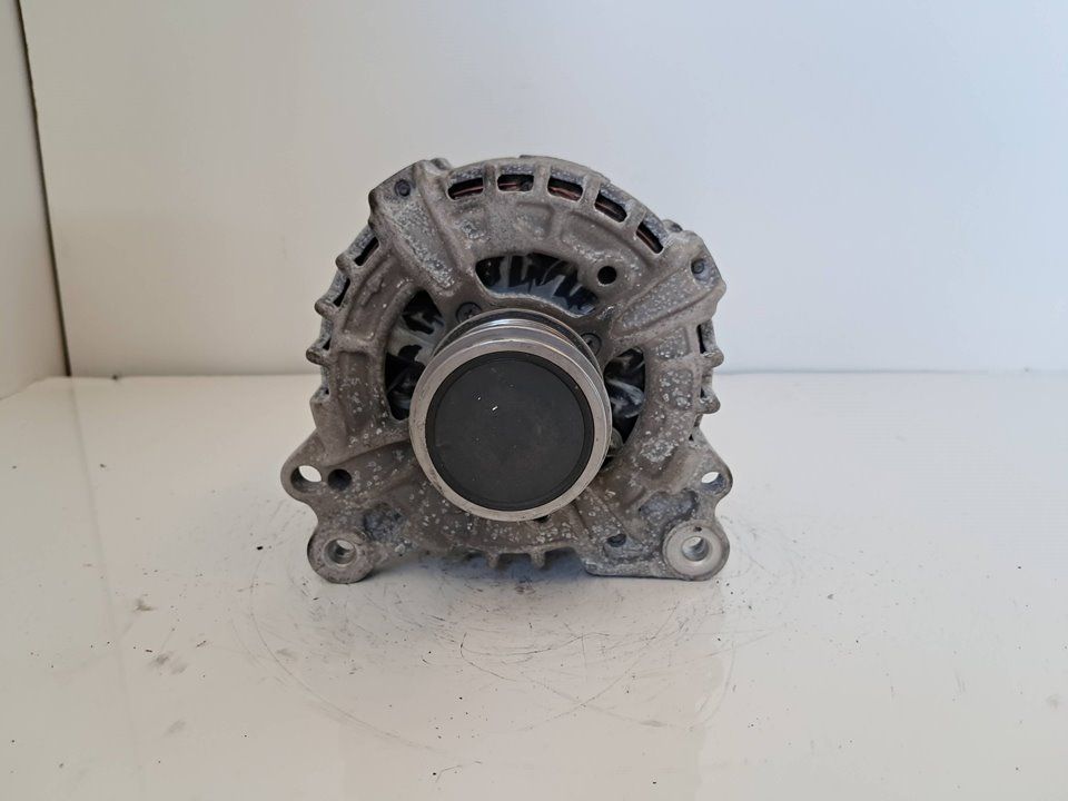 Alternador Audi A3 Sportback Ref: 04L903024T de 2017