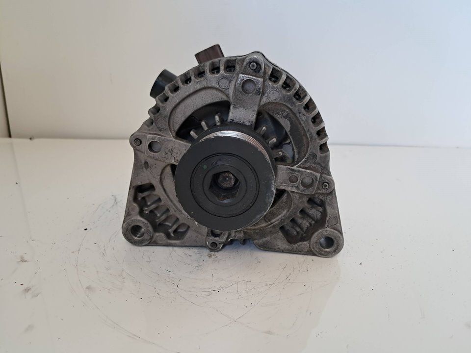 Alternador Ford Focus Lim. Ref: 0986049171 de 2008