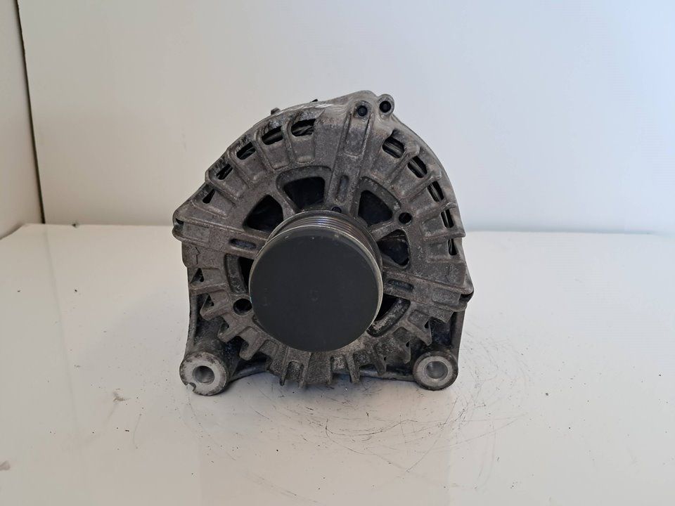 Alternador BMW Baureihe 3 Lim Ref: 2616716D de 2012