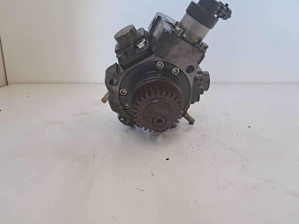 Bomba inyección Renault Trafic Combi Ref: H8200912103 de 2011