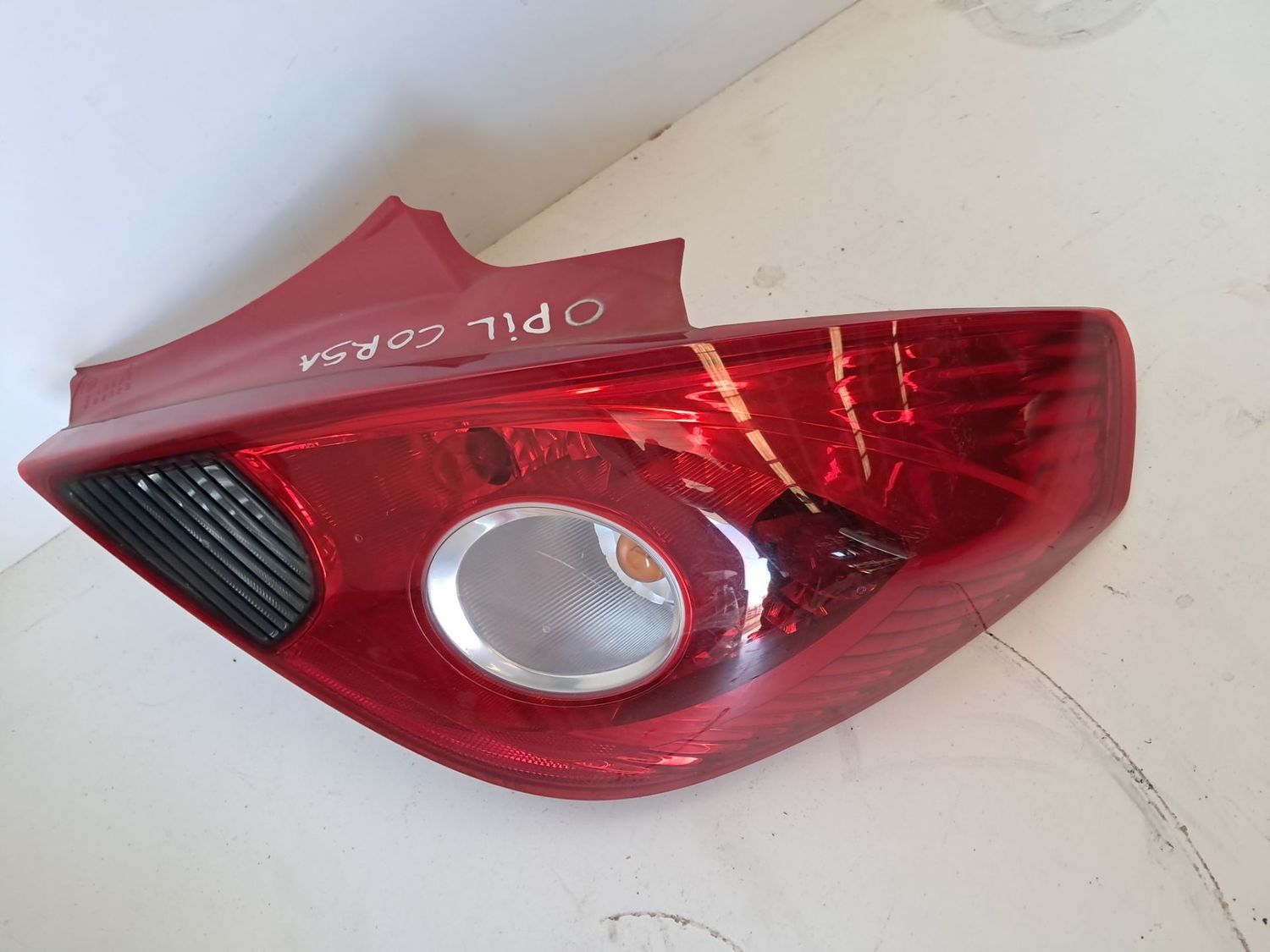 Piloto trasero derecho Opel Corsa D Ref: 89038961A de 2013