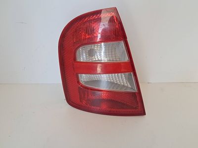 Piloto trasero izquierdo Skoda Fabia Ref: 6Y6945095B de 2002 Piloto trasero izquierdo Skoda Fabia Ref: 6Y6945095B de 2002