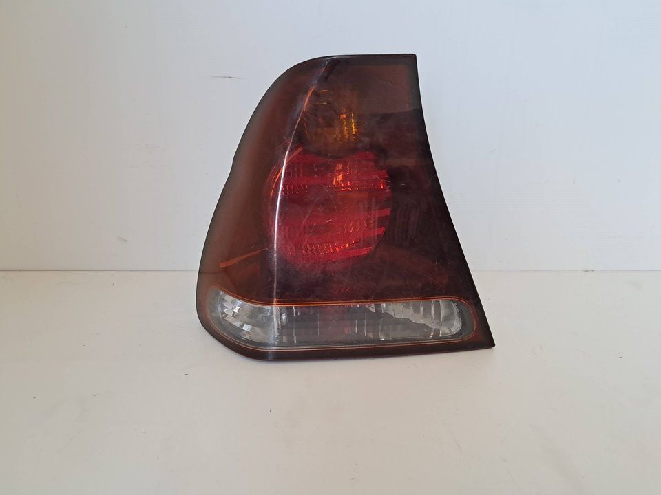 Piloto trasero izquierdo BMW Serie 3 Ref: 632169277639 de 2004