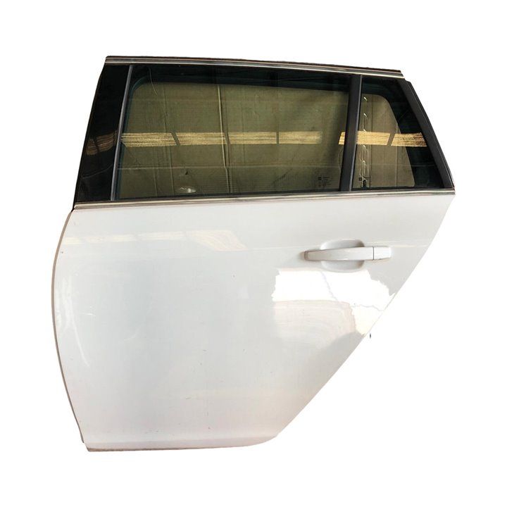 Puerta trasera Izquierda Opel Insignia 2010 Puerta trasera Izquierda Opel Insignia 2010