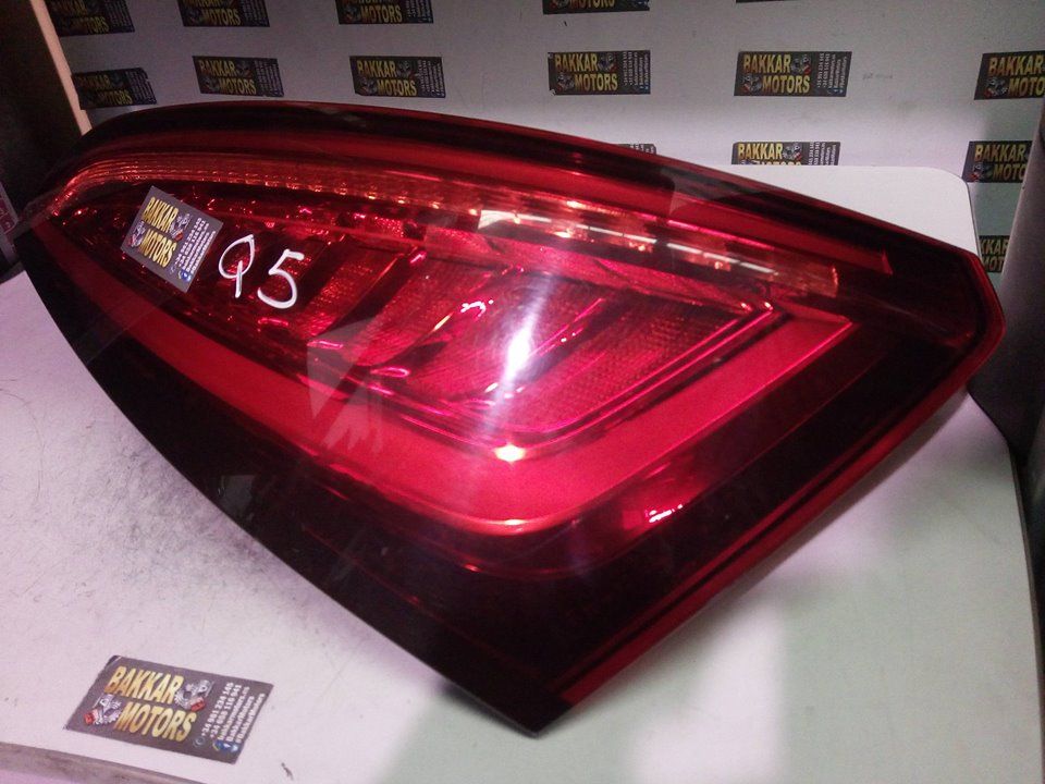 Piloto trasero derecho Audi Q5 Ref: 8R0945094C de 2016
