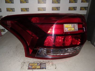 Piloto trasero izquierdo Mitsubishi Outlander Ref: 8330B177 de 2016 Piloto trasero izquierdo Mitsubishi Outlander Ref: 8330B177 de 2016