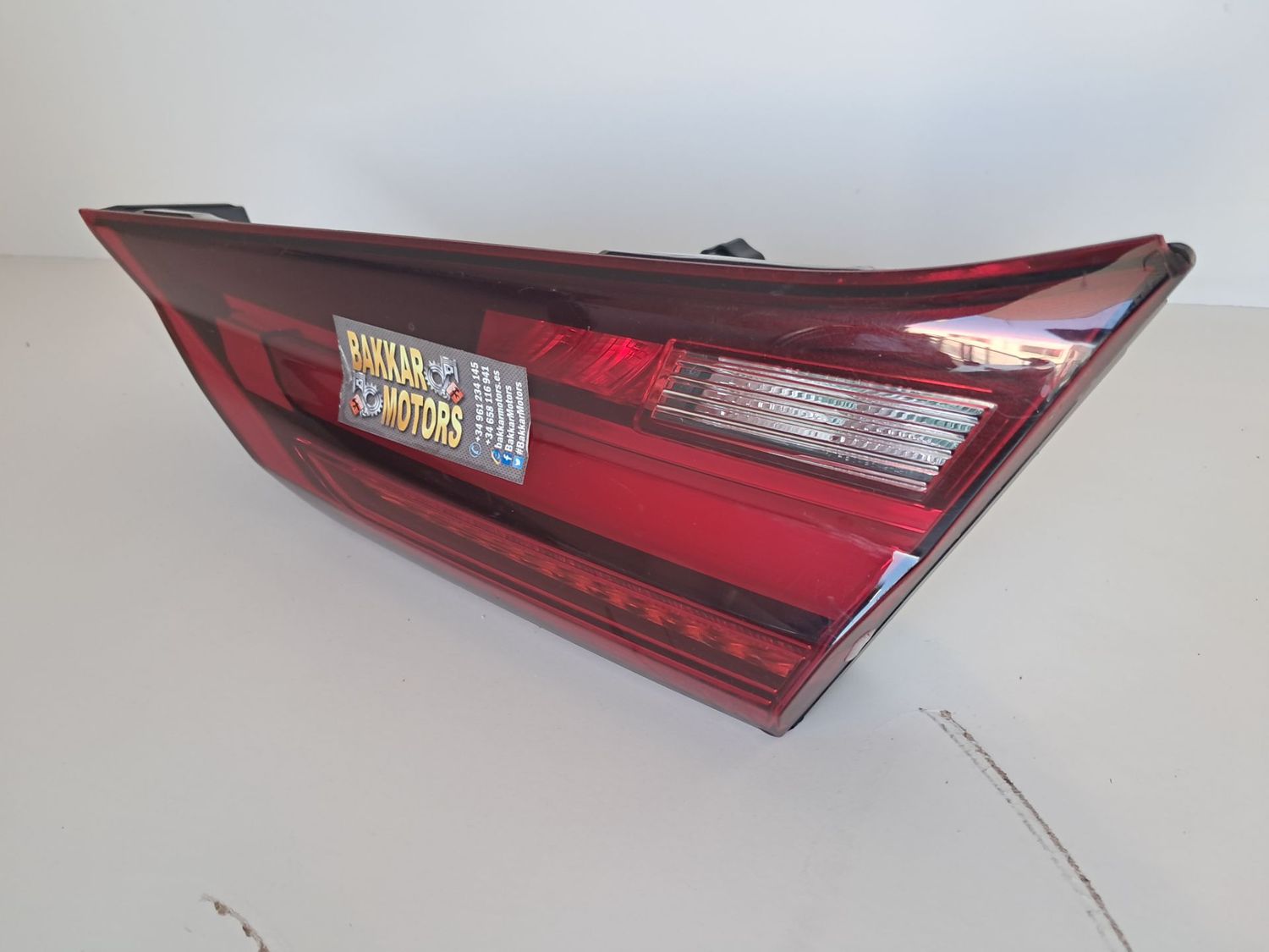 Piloto trasero derecho interior BMW Serie 1 lim Ref: 6321745065215 de 2020