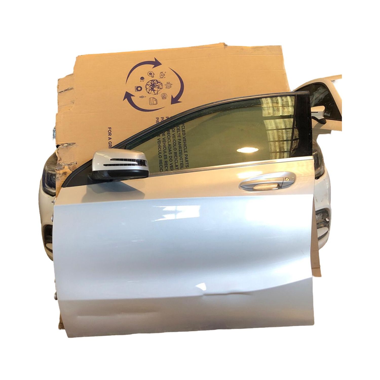 MERCEDES CLASE A 180 -2018 , puerta delantera izquierda