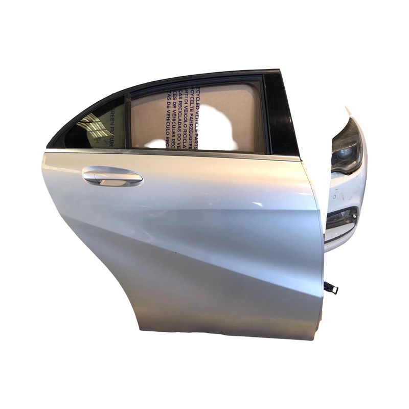MERCEDES BENZ CLASE A 180 ,puerta trasera derecha MERCEDES BENZ CLASE A 180 ,puerta trasera derecha