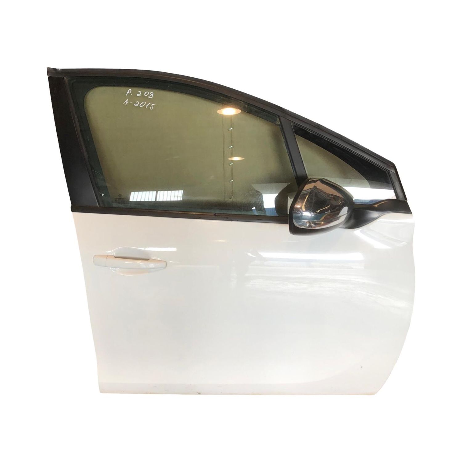 Puerta delantera derecha Peugeot 208 , 2015