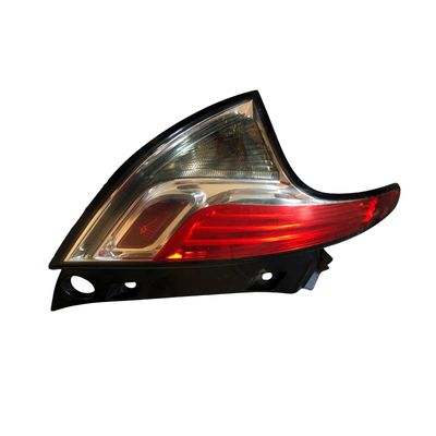 LANCIA YPSILON , Piloto izquierdo