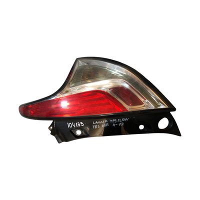 LANCIA YPSILON , Piloto derecho