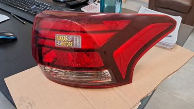 Piloto trasero derecho Mitsubishi Outlander Ref: 8330B174 de 2016