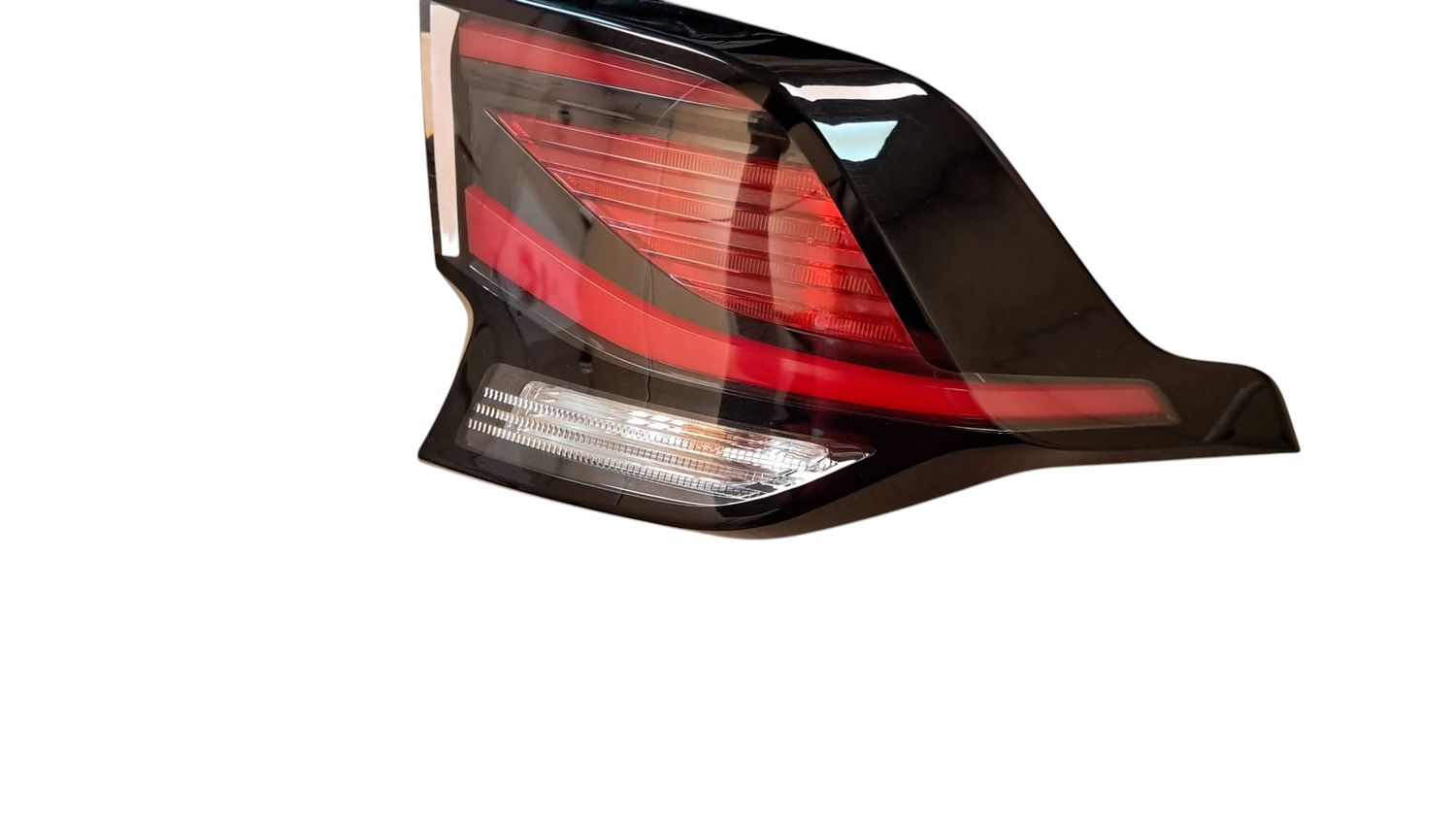 Piloto trasero Derecho Kia Sportage 2024, ref: 92402R2000