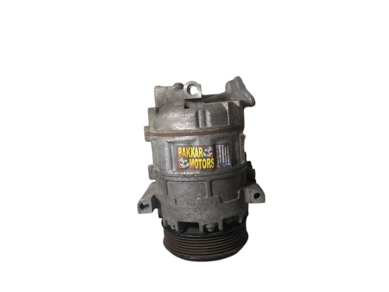 Compresor Aire acondicionado Renault Tráfic Furgón ref : 8200454172