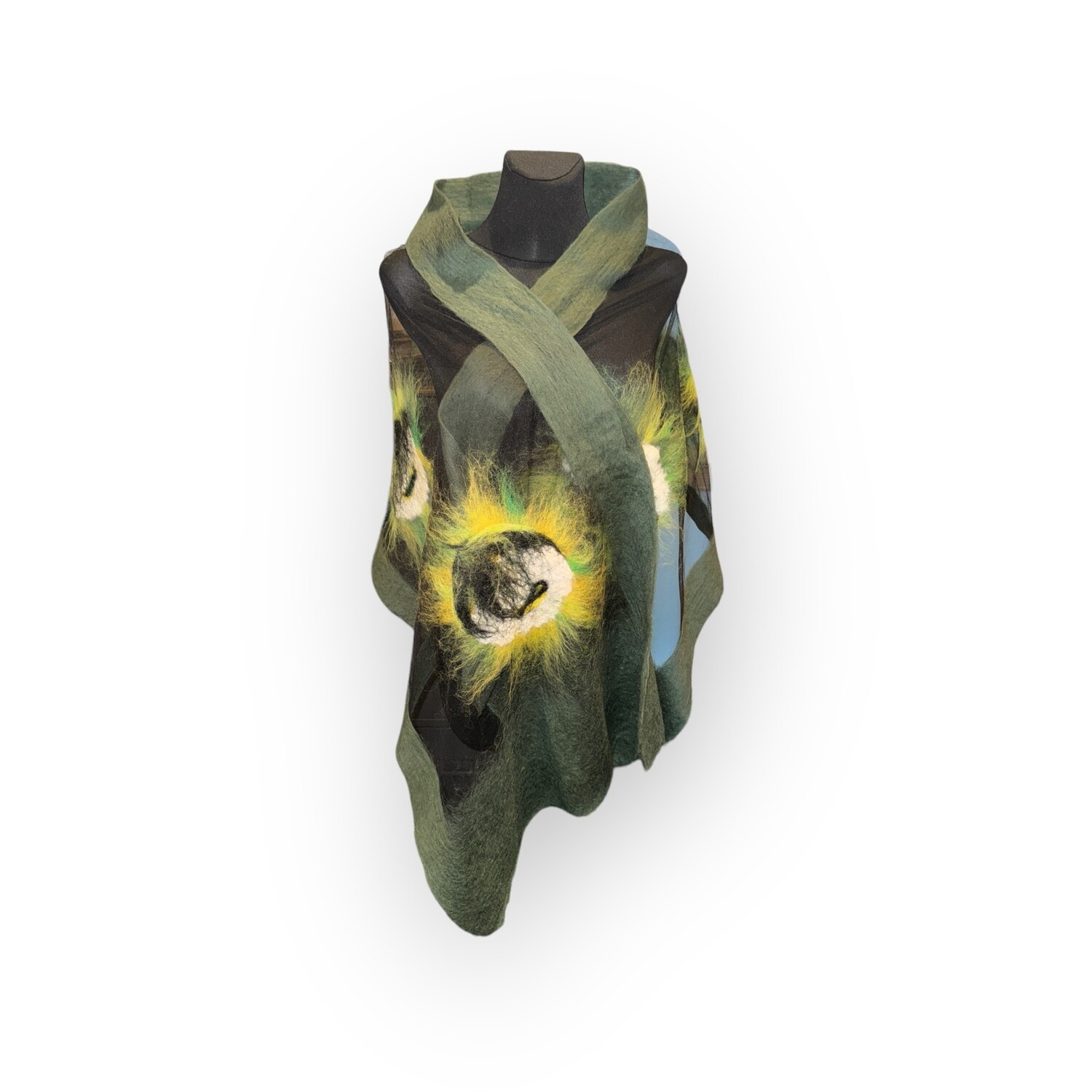 Schal ( Stola) „Green Dream“ von Alri-Design. Einzigartige Handarbeit. NUNO-Technologie aus Merinowolle und Seide.