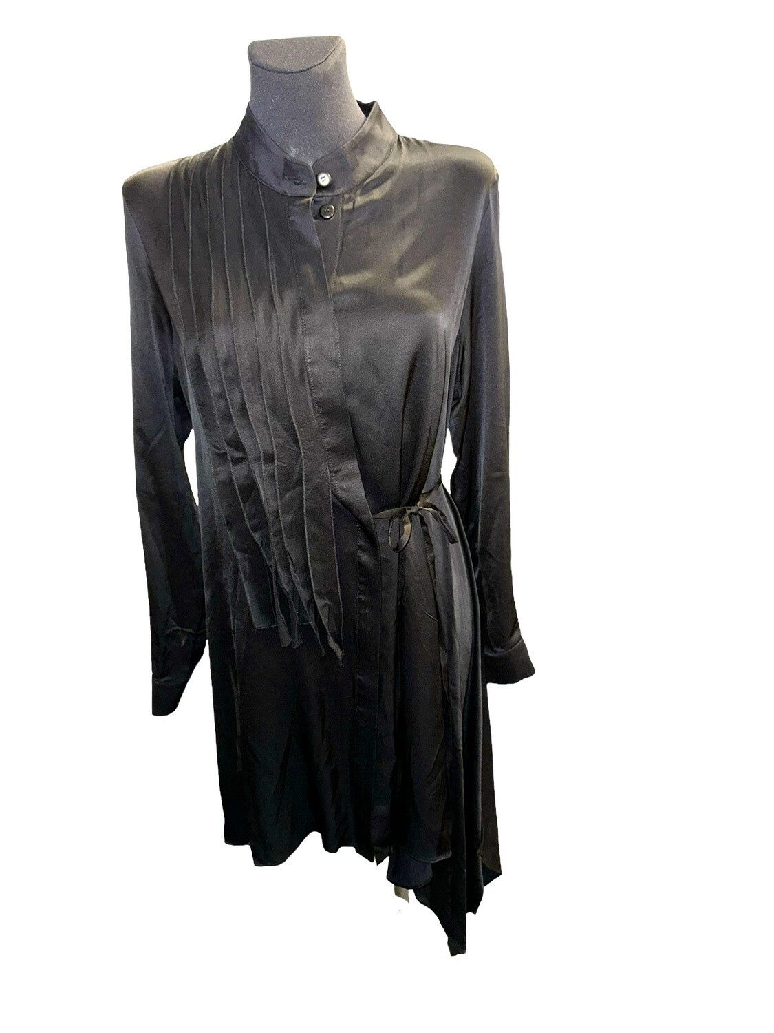 Designer Seidenhemd Asymmetrisch, Hinten Mit Dem Schönen Ausschnitt,  Mit Gürtel.  ALRI By Katrin.  Schwarz.  Seide, Viskose.