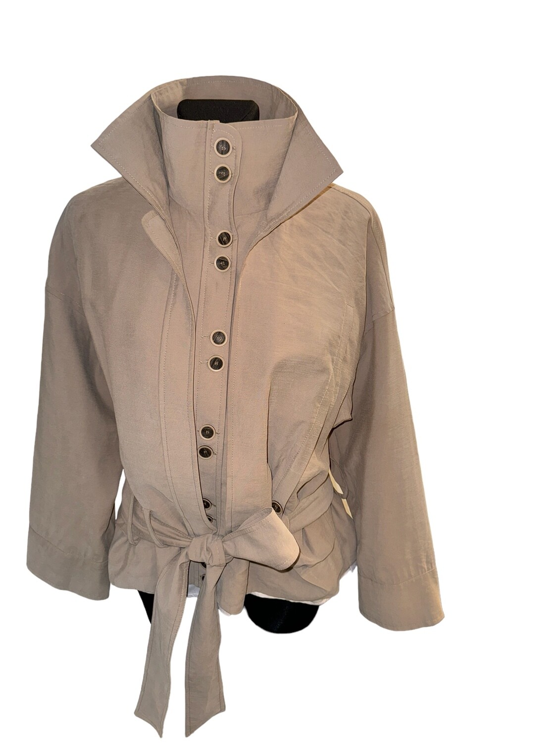 Jacke Alri By Katrin, Farbe Beige,  Leicht Und Dǔnn,  Made In Georgia, Grǒsse M-L