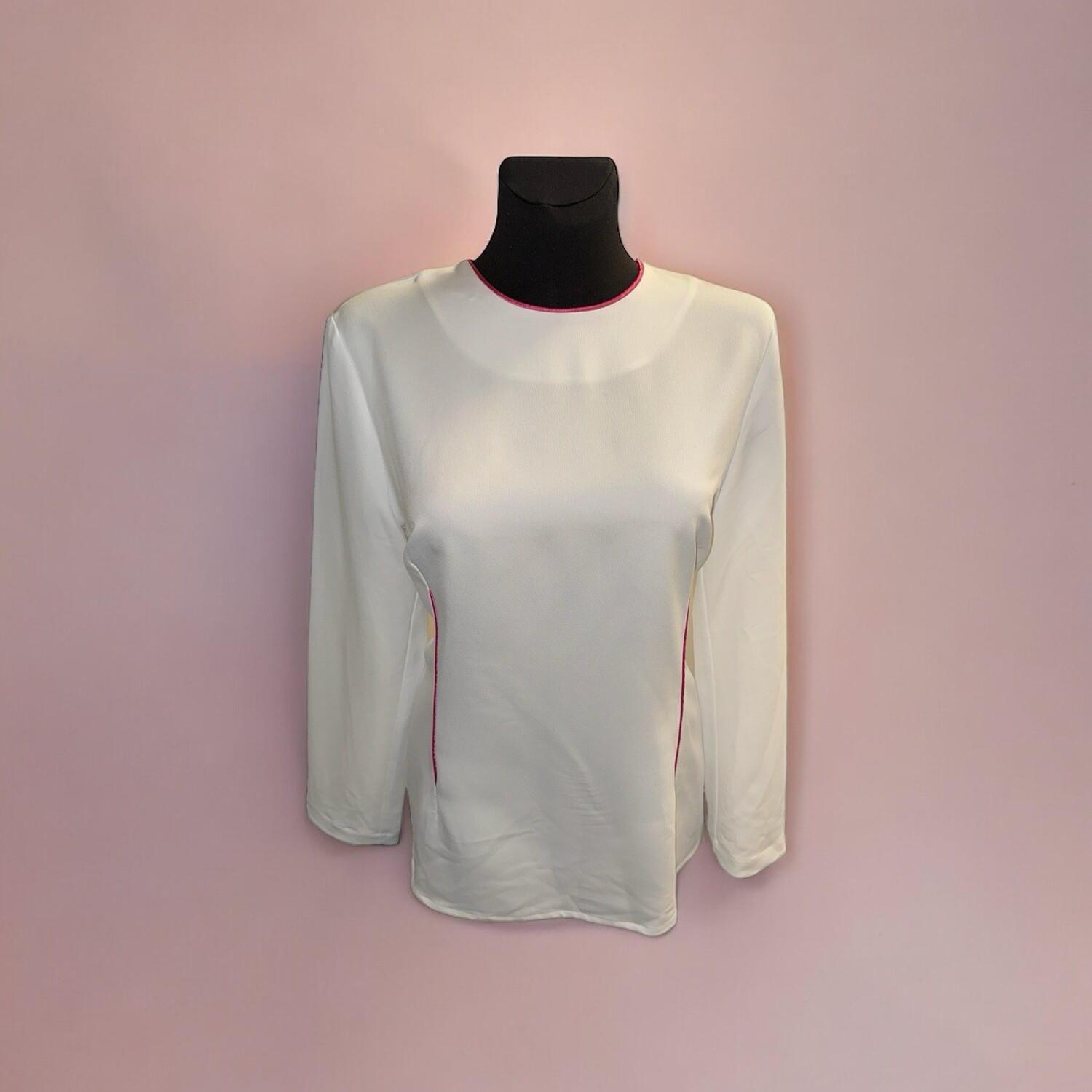 Designer-Damenbluse.  ALRI By Katrin.   Made In Georgia.  Weiss Mit Den Kanten In Rosa.  Gr. M, L, XL.  Kleingeschnitten!