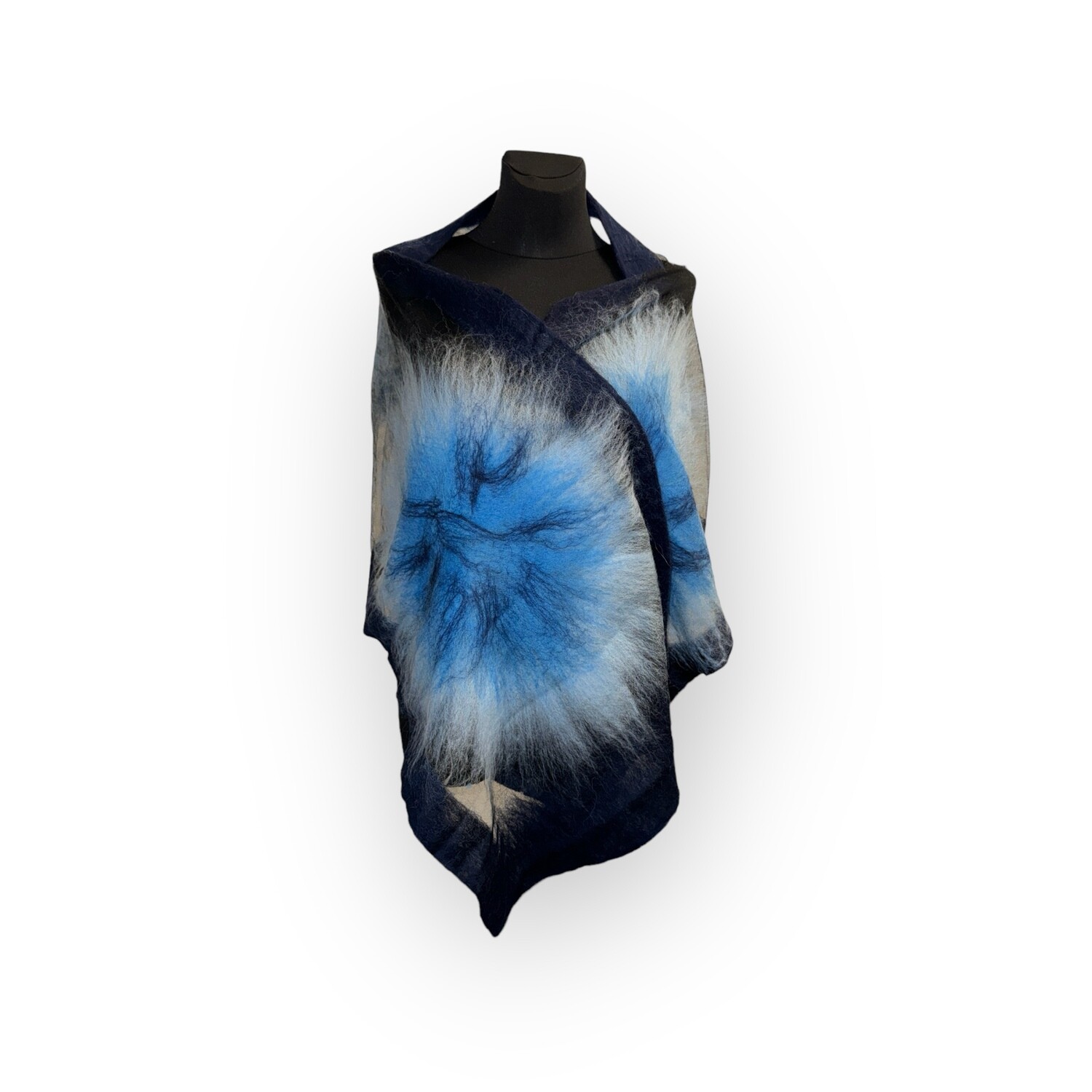 Schal « Blue fog” von Alri-Design. Einzigartige Handarbeit.  NUNO-Technologie aus Merinowolle und Seide.