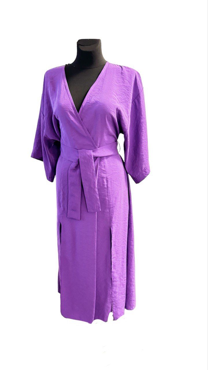 Wickelkleid ALRI by NO ONE, violett, 100% Wildseide, ONE Size, made in Georgia. Handwäsche.