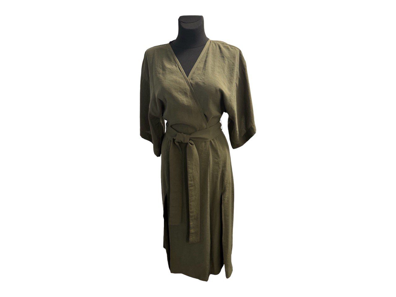 Kleid ALRI by NO ONE, oliv-grün 100% Wildseide, made in Georgia. ONE Size. Handwäsche.