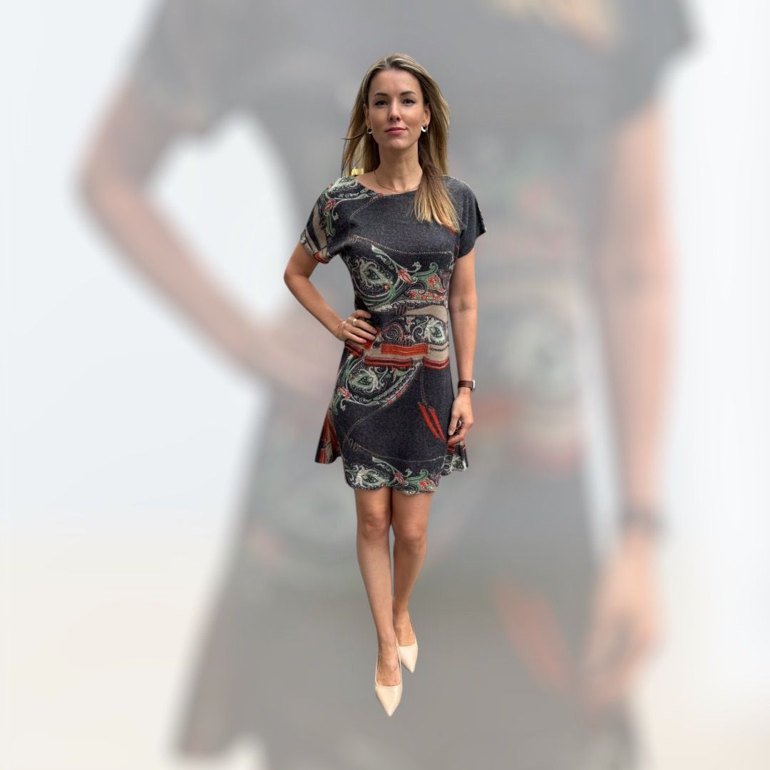 Kleid, kurz, eng, 100% Angora, produziert von ALRI in Österreich, Handwäsche, Größe S
