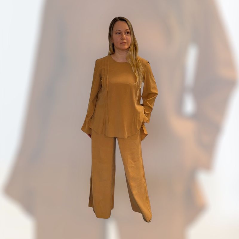 Bluse und Hose Von Katrin.  Grösse M-L. Mischung Baumwolle und Elasthan. Made in Georgia.