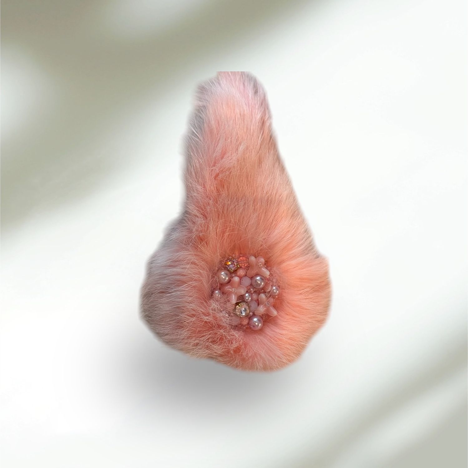 Brosche: Strasssteine mit Echtpelz.  Pfirsich-rosa.  Handarbeit.  ALRI Design.  Made in Austria.  12 cm x 6,5 cm