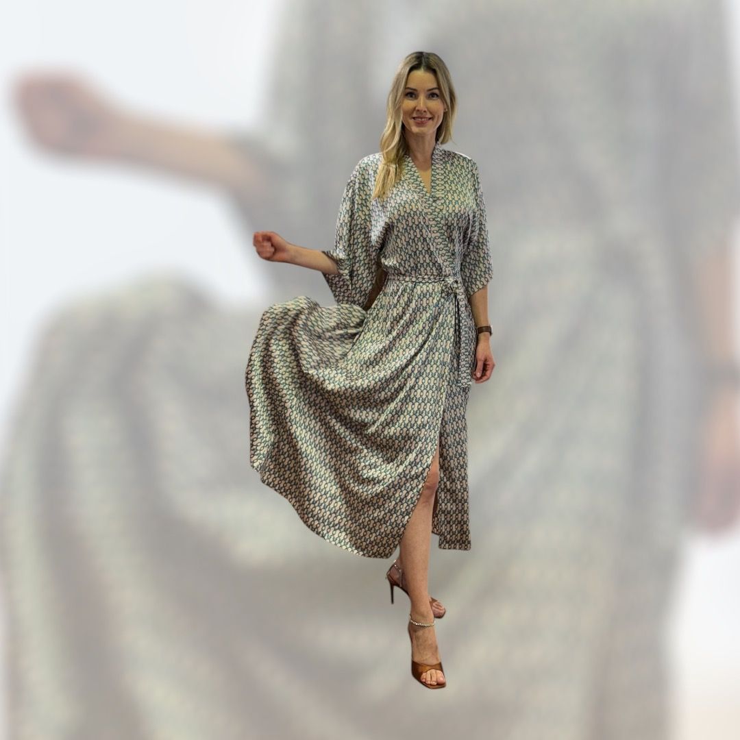 Sommerwickelkleid ALRI by NO ONE,  100% Seide, ONE Size, made in Georgia. Handwäsche.
