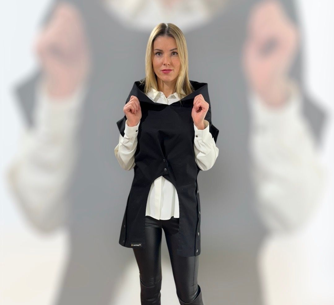Asymmetrische Schwarze Weste Mit Seitlichen Knöpfen Von Xatko. Grösse S-M. Made In Georgia