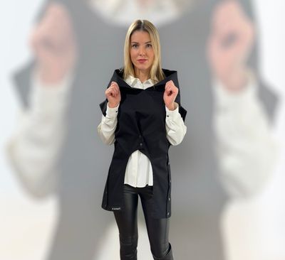 Asymmetrische Schwarze Weste Mit Seitlichen Knöpfen Von Xatko. Grösse S-M. Made In Georgia