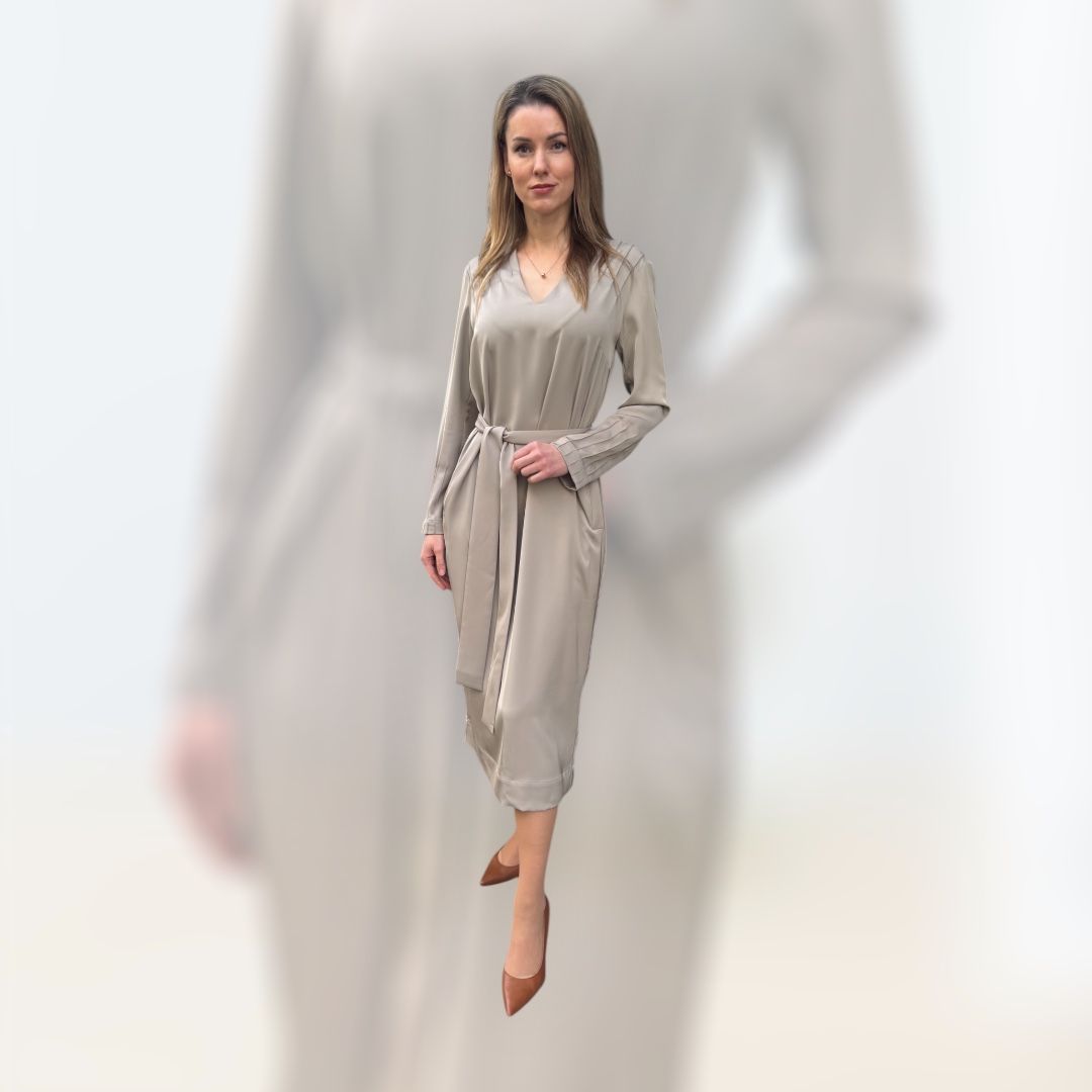 Kleid Cappuccinofarbe, Made In Georgia,  ALRI by Katrin. 100 % Viscose