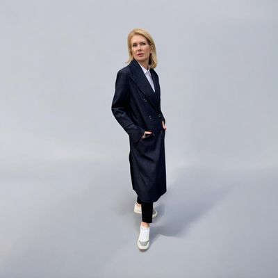 Doppelreihiger Trenchcoat aus Denim.