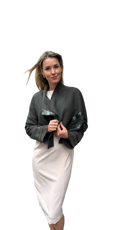 Jacke kurz, Olive-grün, 100% Merinowolle, produziert in Österreich von ALRI Design