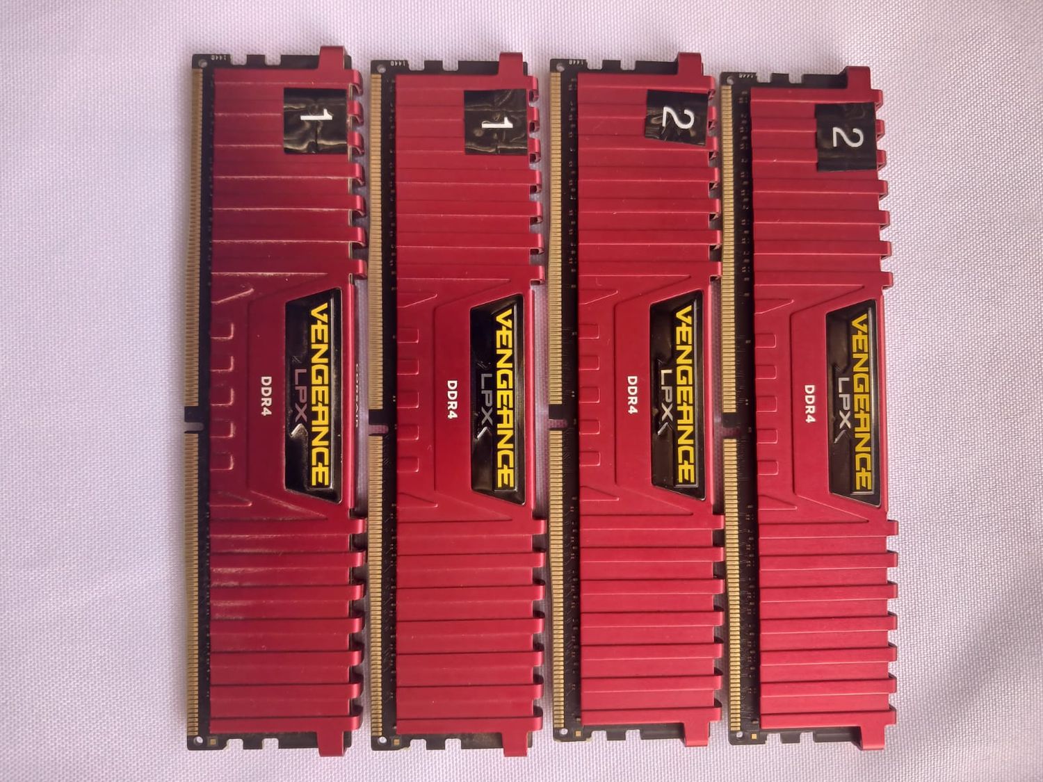SPECIAL = Corsair Vengeance 4x4GB (16GB) DDR4 3000mhz LPX XMP.