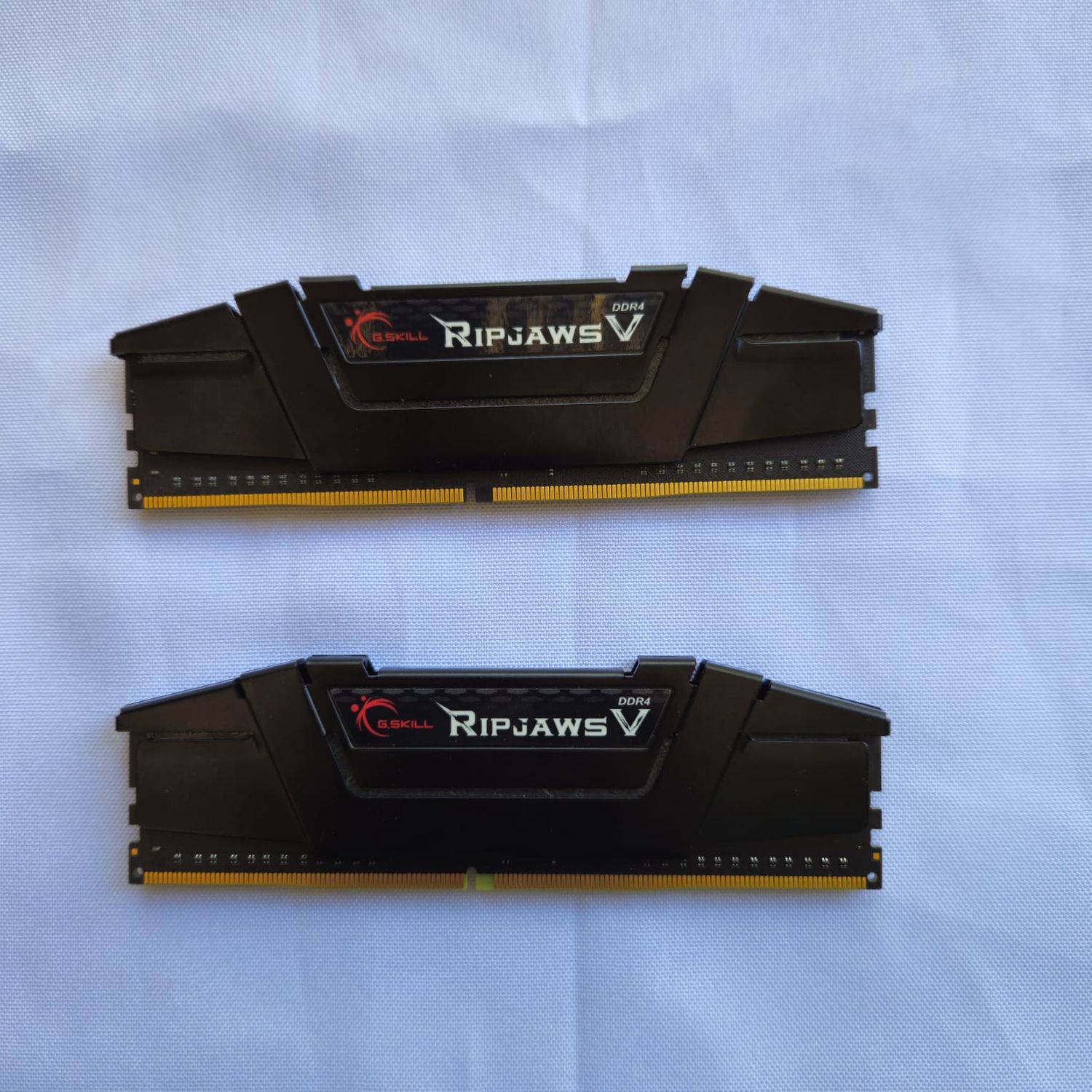 Ripjaws x2 8Gb 3200mhz. Total of 16Gb