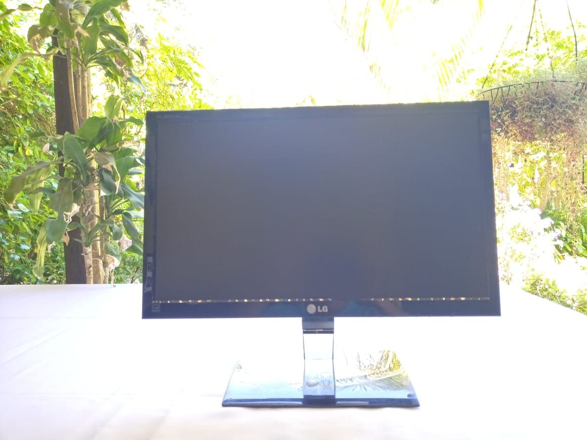 SPECIAL=Monitor LG Flatron E1960S-PNW 18.5inch