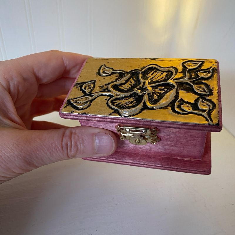 Gold Metal-Embossed Flower - Trinket Box