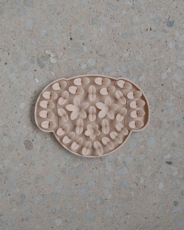 Nude Dog Head Enrichment Snuffle Mat