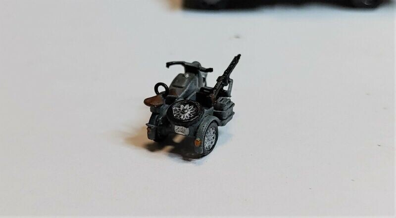 Military BMW R75 with sidecar and MG42