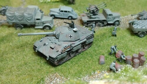 Wehrmacht Panzer Panther with missing side plates