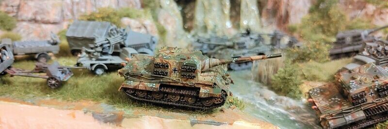 Wehrmacht Panzer Jagdtiger II with missing side plates ready to fire