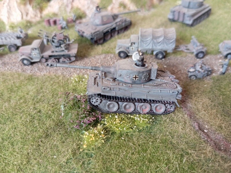 Tiger I tank (hatch open)