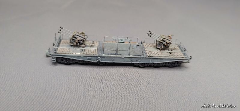 Heavy duty truck type SSY Köln with anti-aircraft Flakvierling  Gauge N 1:160