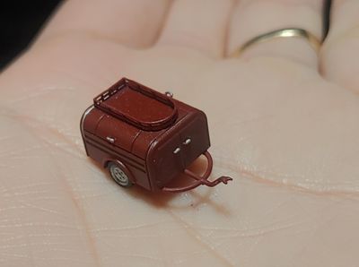Mercedes-Benz Feuerwehrwagen mit Drehleiter und Anhänger