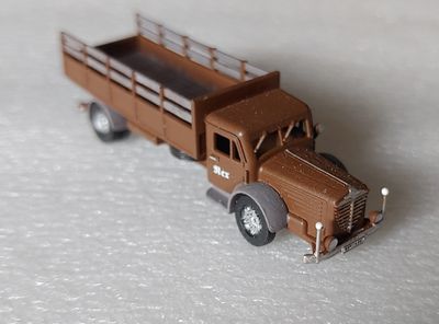 Büssing LKW mir hohen Holzaufbau 1:160
